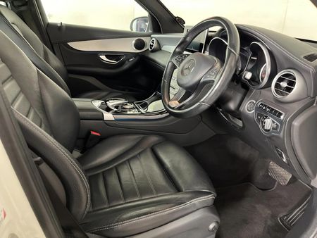 2016-Mercedes-Benz-GLC-220d_9