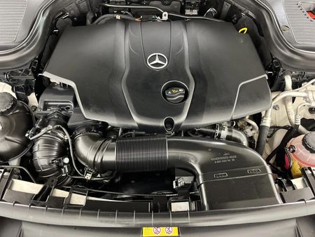 2016-Mercedes-Benz-GLC-220d_12