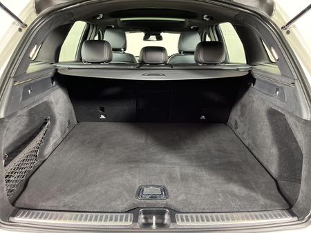 2016-Mercedes-Benz-GLC-220d_13