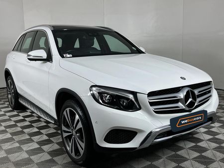 2016-Mercedes-Benz-GLC-220d_15