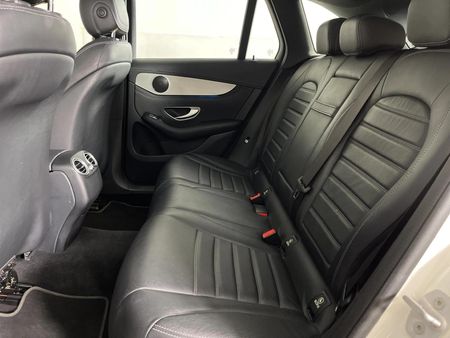 2016-Mercedes-Benz-GLC-220d_3