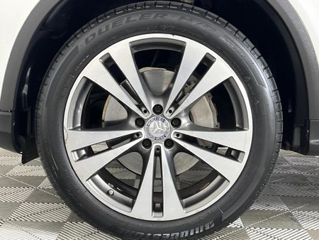 2016-Mercedes-Benz-GLC-220d_4