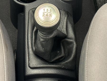 2005-Hyundai-Getz-13_10
