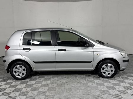 2005-Hyundai-Getz-13_15