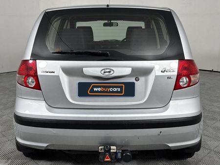 2005-Hyundai-Getz-13_16