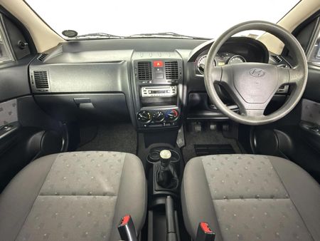 2005-Hyundai-Getz-13_1
