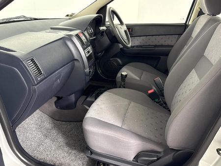 2005-Hyundai-Getz-13_8