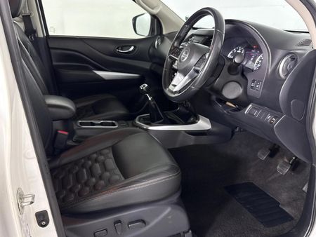 2021-Nissan-Navara-25-DDTi-LE-4X4-Double-Cab_9