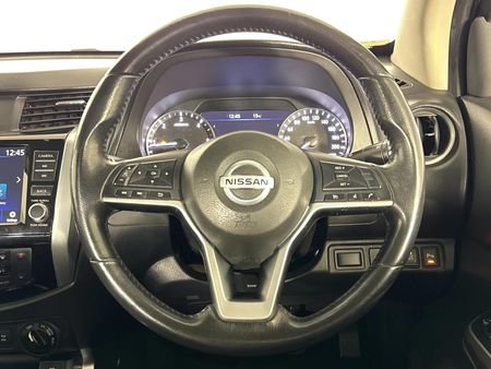 2021-Nissan-Navara-25-DDTi-LE-4X4-Double-Cab_11