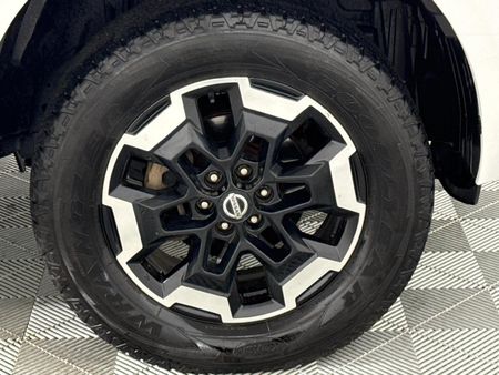 2021-Nissan-Navara-25-DDTi-LE-4X4-Double-Cab_5