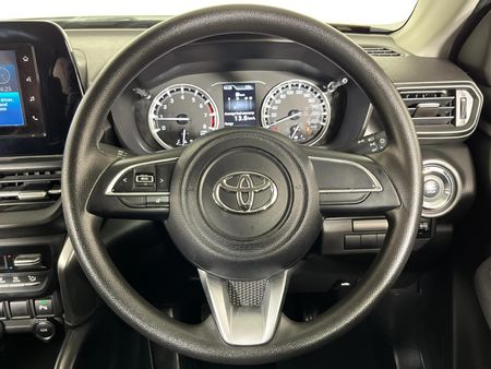 2023-Toyota-Urban-Cruiser-15-Xs_11