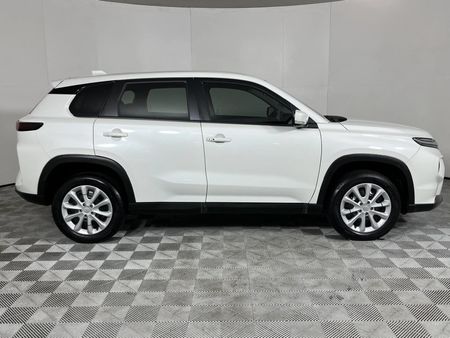 2023-Toyota-Urban-Cruiser-15-Xs_16