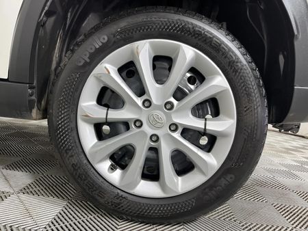 2023-Toyota-Urban-Cruiser-15-Xs_6