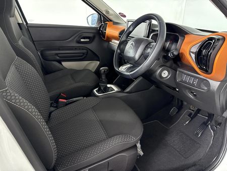 2024-Citroen-C3-12-Feel_9