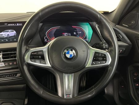 2020-BMW-1-Series-118i-M-Sport_11