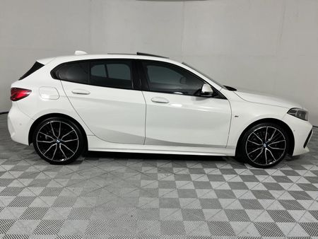 2020-BMW-1-Series-118i-M-Sport_16