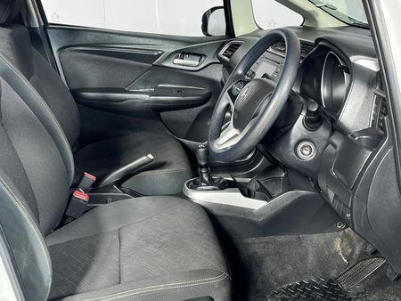 2021-Honda-WR-V-12-Comfort_9