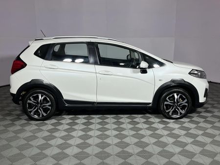 2021-Honda-WR-V-12-Comfort_16