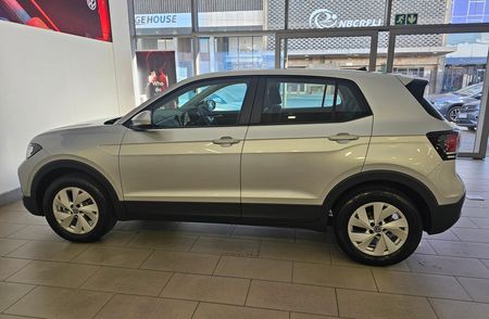 2026-Volkswagen-T-Cross-10-TSI-Auto_4
