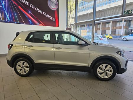 2026-Volkswagen-T-Cross-10-TSI-Auto_7