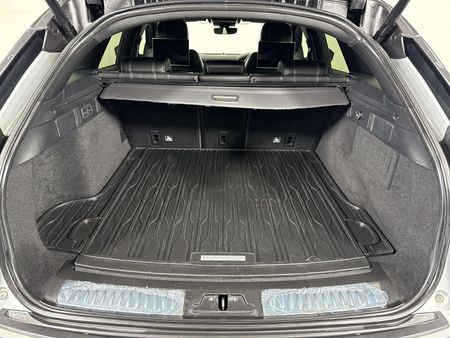 2019-Land-Rover-Range-Rover-Velar-30-D-S-D300_15