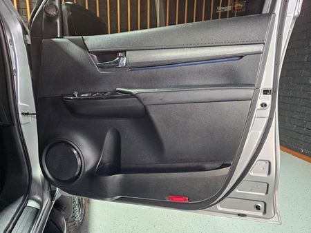 2024-Toyota-Hilux-28-GD-6-Raised-Body-Legend-Auto-Double-Cab_12