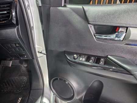 2024-Toyota-Hilux-28-GD-6-Raised-Body-Legend-Auto-Double-Cab_14