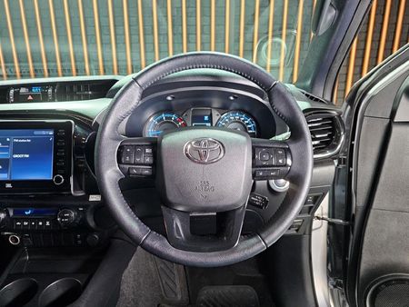 2024-Toyota-Hilux-28-GD-6-Raised-Body-Legend-Auto-Double-Cab_18