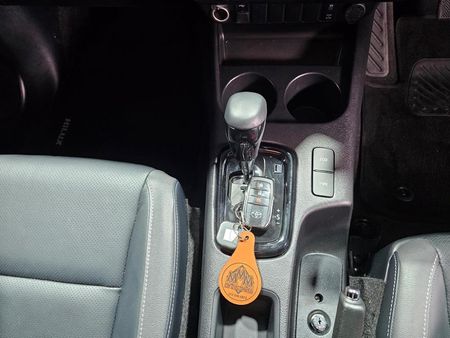 2024-Toyota-Hilux-28-GD-6-Raised-Body-Legend-Auto-Double-Cab_28