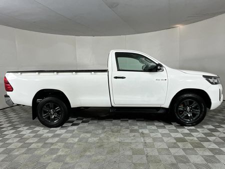 2023-Toyota-Hilux-24-GD-6-Raised-Body-Raider-Single-Cab_12