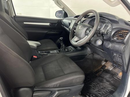 2023-Toyota-Hilux-24-GD-6-Raised-Body-Raider-Single-Cab_7
