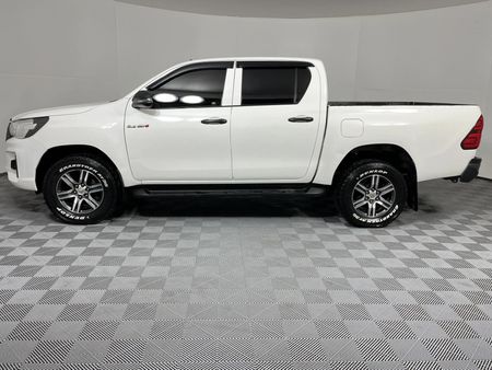 2020-Toyota-Hilux-24-GD-6-Raised-Body-SRX-Double-Cab_18