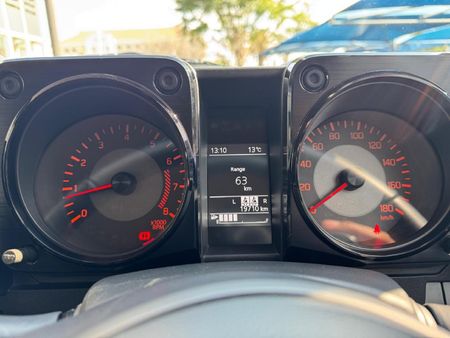 2025-Suzuki-Jimny-15-GLX-AllGrip-5-Door_10