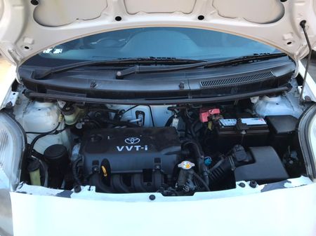 2008-Toyota-Yaris-T3_10