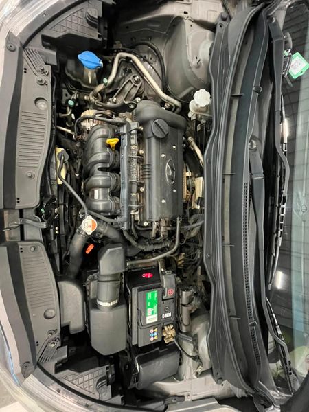 2013-Hyundai-i20-14-Fluid-Auto_12