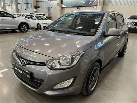 2013-Hyundai-i20-14-Fluid-Auto_6