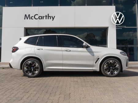 2022-BMW-iX3-M-Sport_14