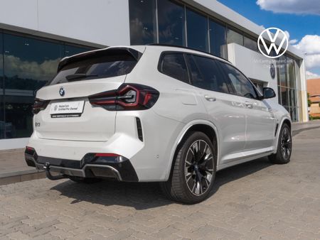 2022-BMW-iX3-M-Sport_22