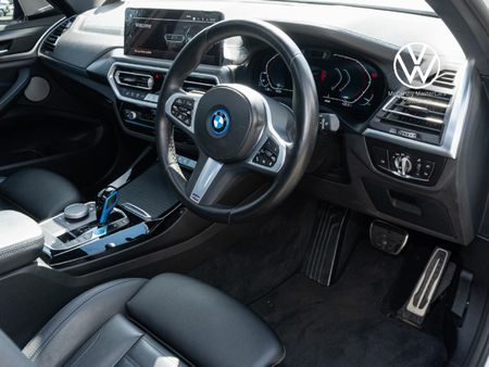 2022-BMW-iX3-M-Sport_26