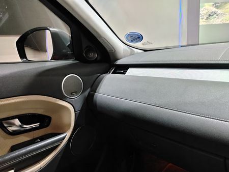 2015-Land-Rover-Range-Rover-Evoque-20-Si4-Dynamic_24