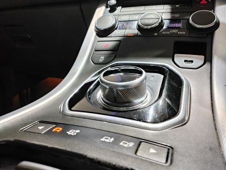 2015-Land-Rover-Range-Rover-Evoque-20-Si4-Dynamic_25