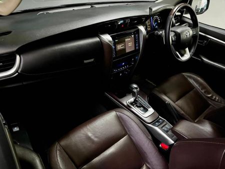 2019-Toyota-Fortuner-28-GD-6-4x4-Auto_12