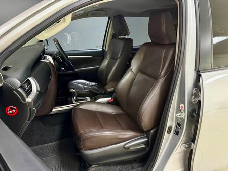2019-Toyota-Fortuner-28-GD-6-4x4-Auto_13