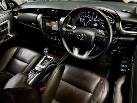 2019-Toyota-Fortuner-28-GD-6-4x4-Auto_8
