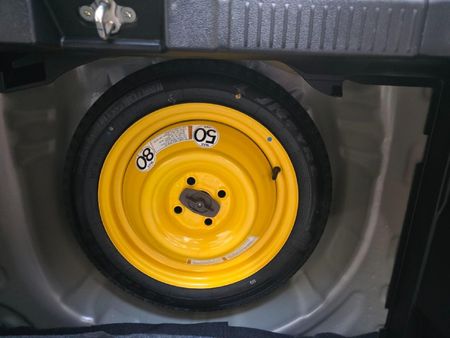 2024-Suzuki-Swift-12-GL-Auto_10