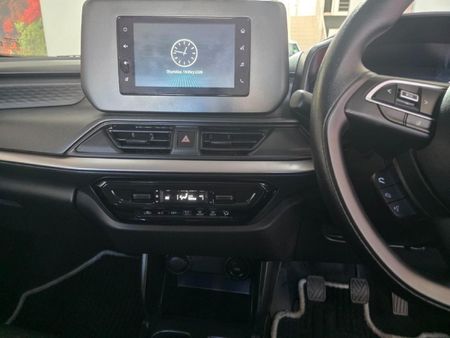 2024-Suzuki-Swift-12-GL-Auto_16