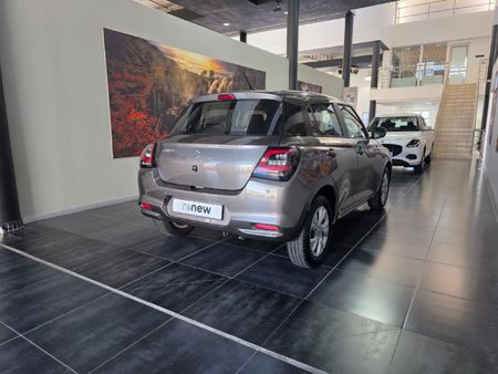 2024-Suzuki-Swift-12-GL-Auto_5