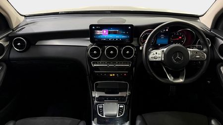 2022-Mercedes-Benz-GLC-300-4Matic_16