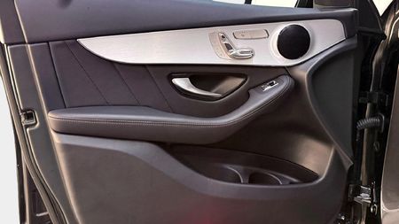 2022-Mercedes-Benz-GLC-300-4Matic_20