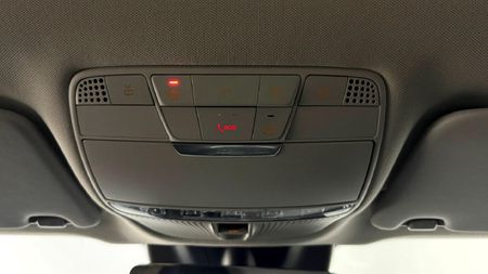 2022-Mercedes-Benz-GLC-300-4Matic_21